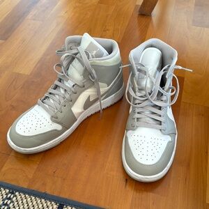 Nike Gray and White Men's Sneakers